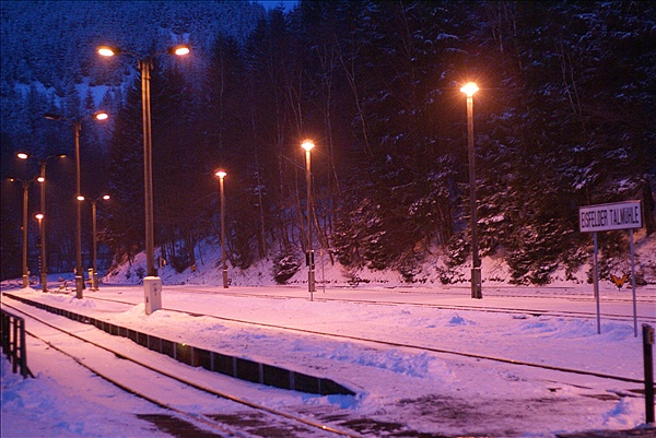 Foto:: Bahnhof / Eisefelder Talmuehle / 03.12.2010 (Foto,Fotos,Bilder,Bild,)