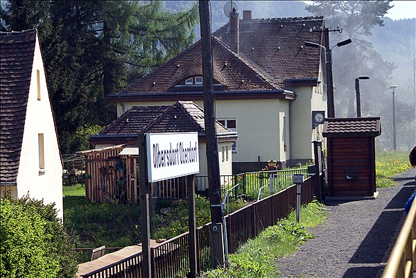Foto:: Bahnhof / Olbersdorf / 01.05.2011 (Foto,Fotos,Bilder,Bild,)