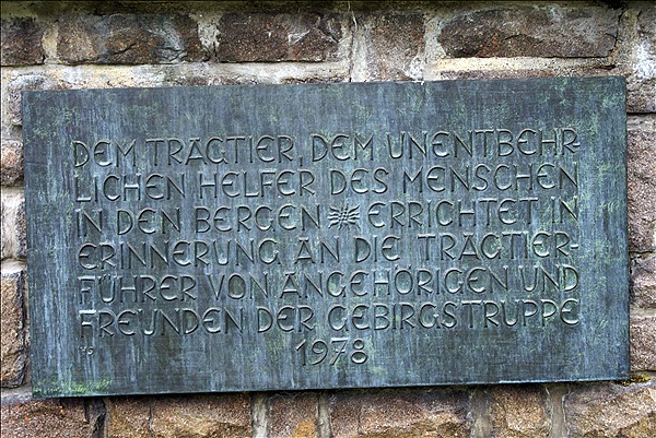 Foto:: Denkmal / Mittenwald / 16.07.2012 (Foto,Fotos,Bilder,Bild,)
