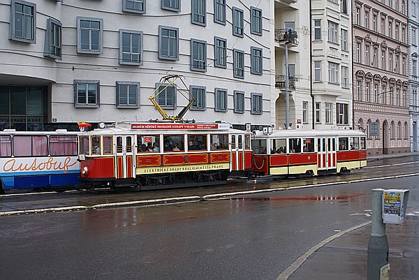 Foto:: Strassenbahnwagen 1530 + 351 / Prag / 25.08.2013 (Foto,Fotos,Bilder,Bild,)