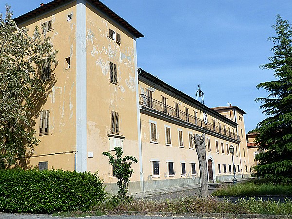 Foto:: Verwaltungsgebaeude der Saline / Saline de Volterra / 12.05.2015 (Foto,Fotos,Bilder,Bild,)