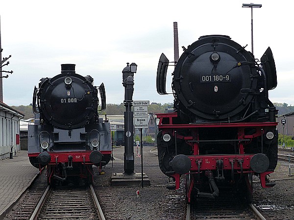 Foto:: DB 01 008 + DB 001 180-9 / Bochum-Dahlhausen / 01.05.2017 (Foto,Fotos,Bilder,Bild,)