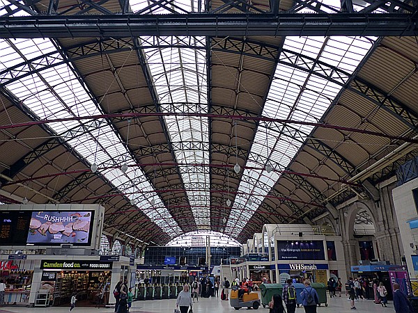 Foto:: Victoria Station / London / 17.06.2018 (Foto,Fotos,Bilder,Bild,)