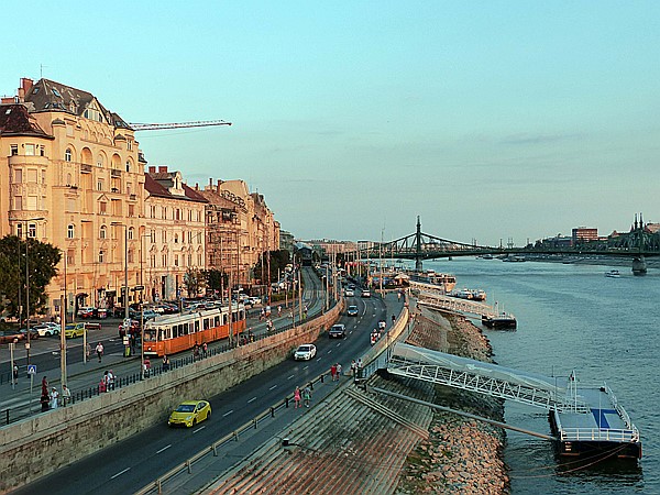 Foto:: Donauufer / Budapest / 19.08.2018 (Foto,Fotos,Bilder,Bild,)