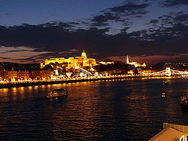 Foto:: Donau / Budapest / 19.08.2018 (Foto,Fotos,Bilder,Bild,)