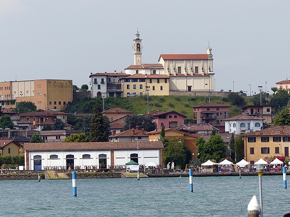 Foto:: Iseo See / Sarnico / 07.07.2019 (Foto,Fotos,Bilder,Bild,)