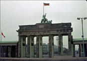 Foto SP_1057_00009: BRandenburger Tor / Berlin / 10.04.1977