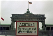 Foto SP_1057_00011: BRandenburger Tor / Berlin / 10.04.1977