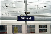 ID: 209: Bahnhofsschild / Stralsund / 07.06.2009