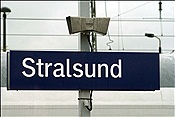 ID: 209: Bahnhofsschild / Stralsund / 07.06.2009
