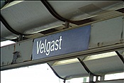 ID: 209: Bahnhofsschild / Velgast / 07.06.2009
