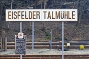 ID: 209: Bahnhofsschild / Eisfelder Talmuehle / 24.04.2010