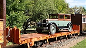 ID: 209: Historisches Auto im Reisezug / Setsoto / 08.04.2023